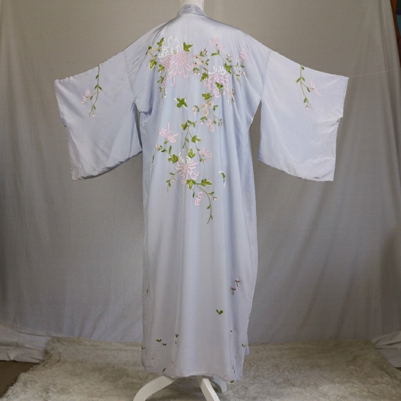 none Other -  TRUE VTG  Japanese Kimono Robe Embroidered